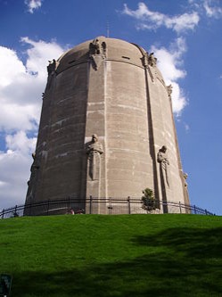 Located in Tangletown, Minneapolis, Washburn Park Water Tower is an iconic tribute to the art deco era of the 1920s
