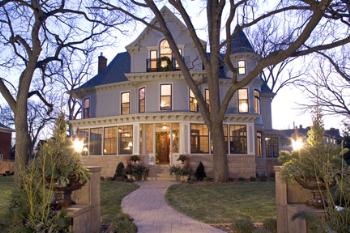 This is the famous Mary Tyler Moore house in the Kenwood neighborhood of Minneapolis